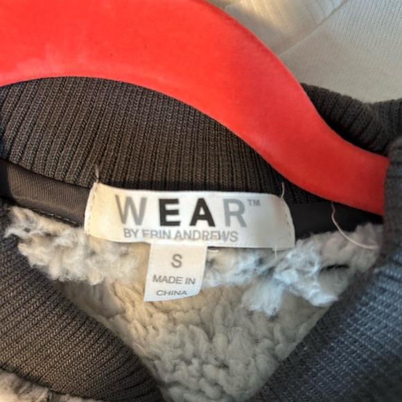 Wear by Erin Andrews Gray Sherpa Jacket - Picture 5 of 5